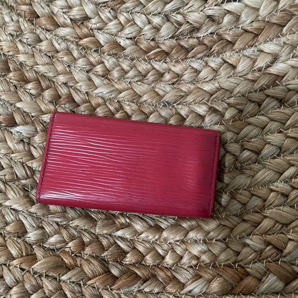 ❣️LOUIS VUITTON RED EPI KEY HOLDER❣️ - Picture 7 of 14